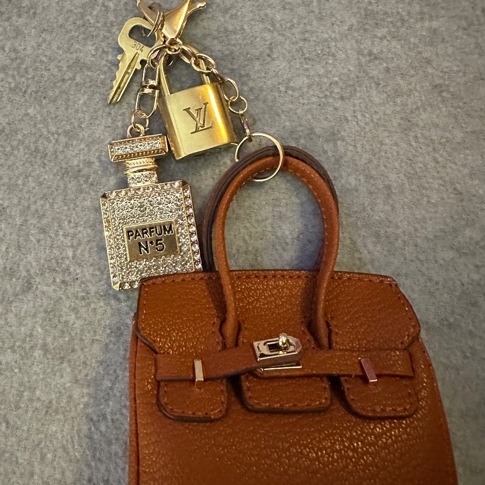Bag Charm/Key Ring with Authentic Louis Vuitton Lock & Key - Picture 8 of 9